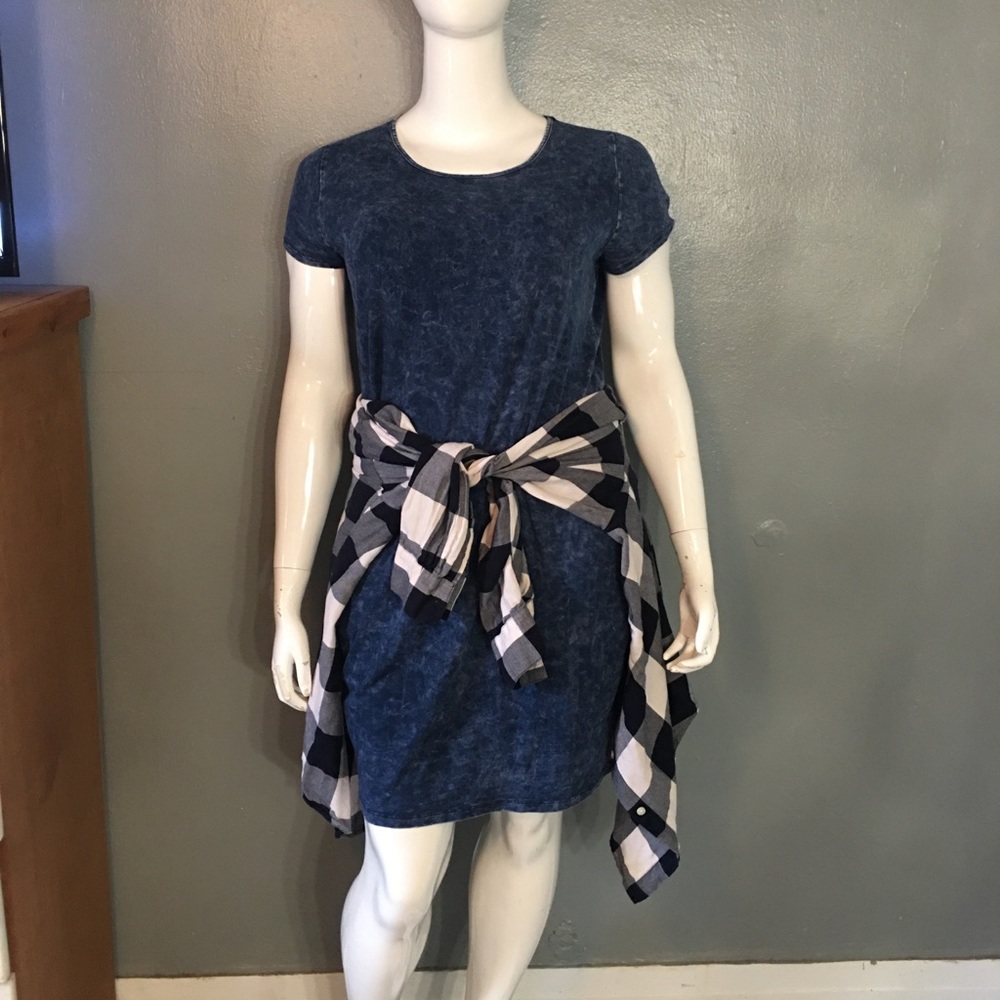 White and navy blue flannel